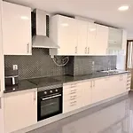 Apartment Comfortable 3 Bedroom Santa Apolonia *