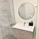 Comfortable 3 Bedroom Santa Apolonia Lisbon