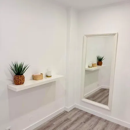 Comfortable 3 Bedroom Santa Apolónia *