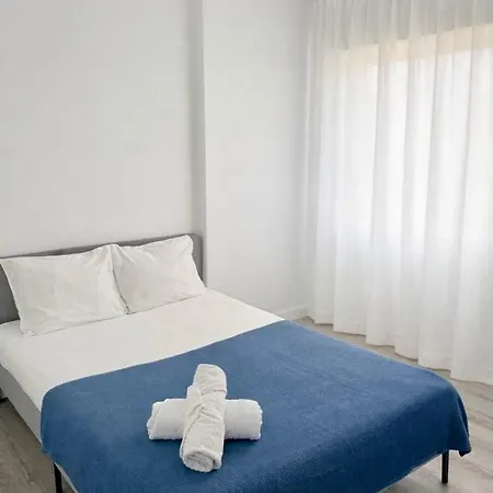 Comfortable 3 Bedroom Santa Apolonia Apartman Lisboa