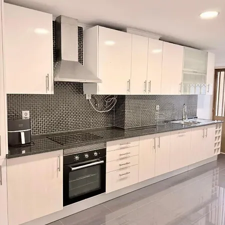 Apartman Comfortable 3 Bedroom Santa Apolonia *