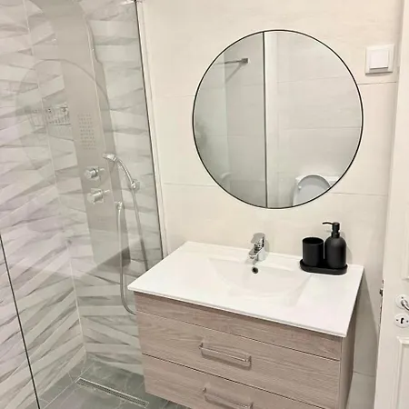 Comfortable 3 Bedroom Santa Apolonia Lisboa